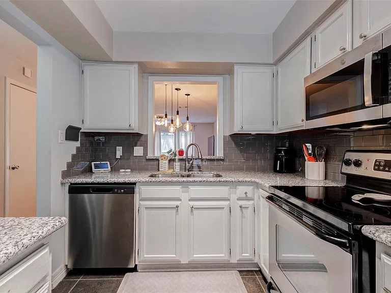 1212 Fairview Ave #A — Photo 3