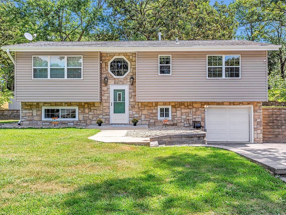 1st image of 3778 Twin Oaks Dr