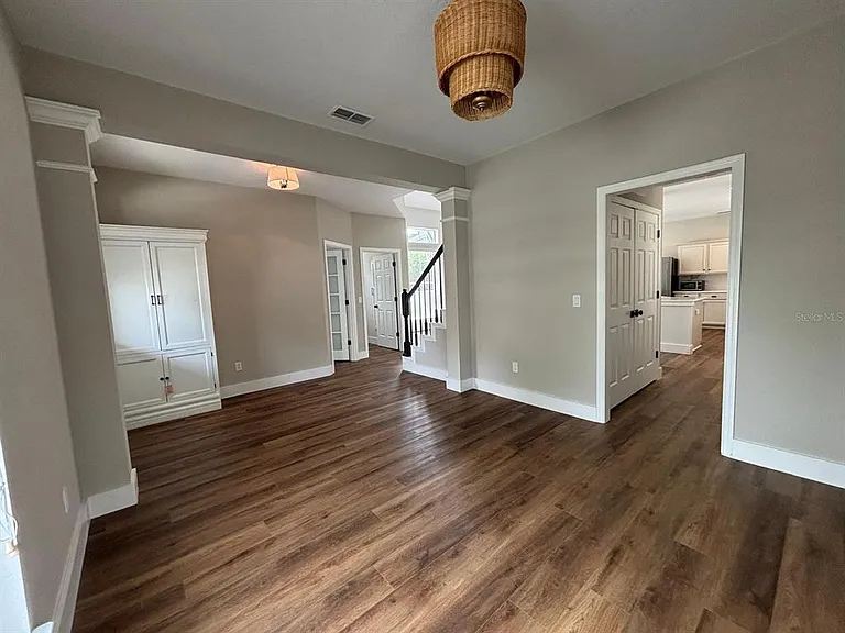 903 Yew Ct — Photo 3