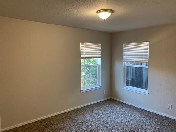 5th image of 1513 Oak Ave