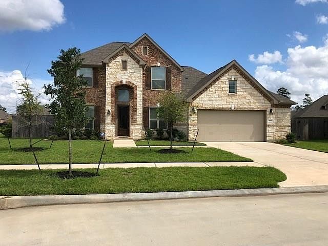 Pretty 2 story has all the upgrades, including stone accent and an oversized corner lot at a cul de sac.