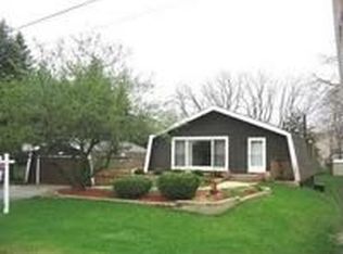 708 Crestview Dr, Ingleside, IL 60041