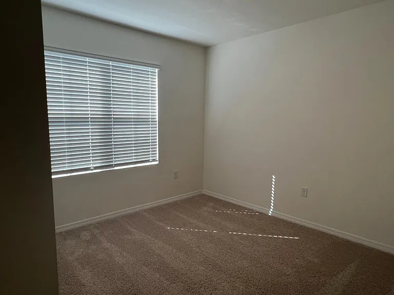 528 Boardwalk Ave — Photo 9
