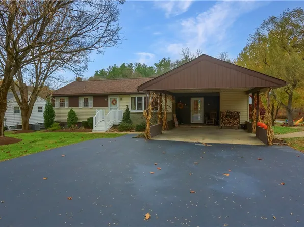 1700 Wurtemburg Rd, Ellwood City, PA 16117