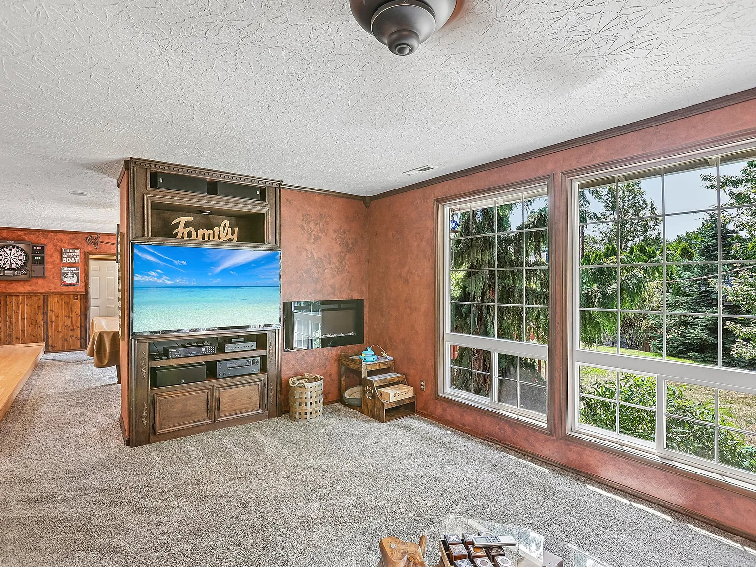 4 bed, 2094 sqft, $3,400 — Photo 3