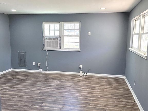 4th image of 6420 Valley Park Rd