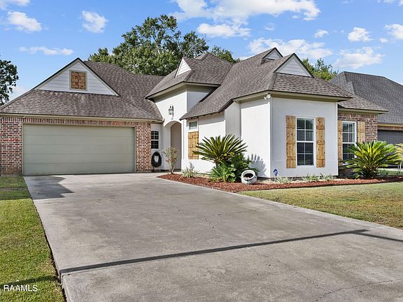 2nd image of 201 Regal Oaks Dr
