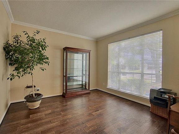 4th image of 6001 Garwood Cir
