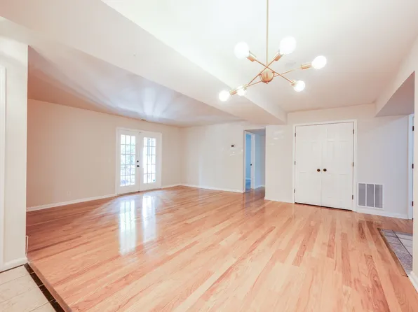5025 Hillsboro Pike APT 24S, Nashville, TN 37215