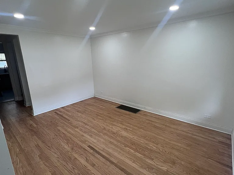 6215 S Moody Ave — Photo 10