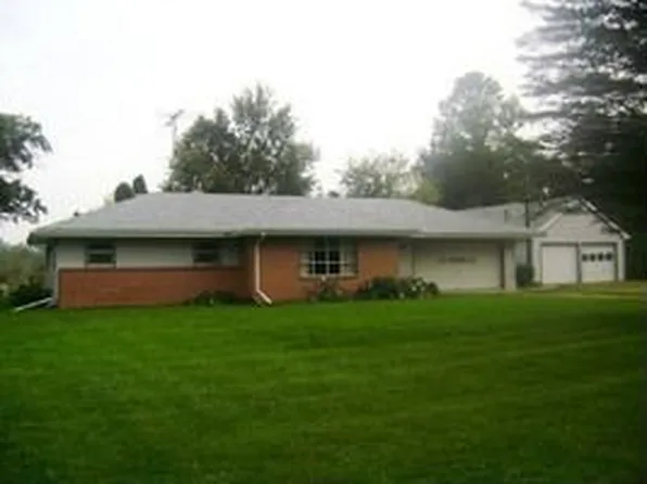 6482 E State Route 72, Stillman Valley, IL 61084