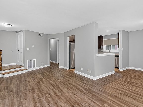 4th image of 1657 Dover Ct APT C