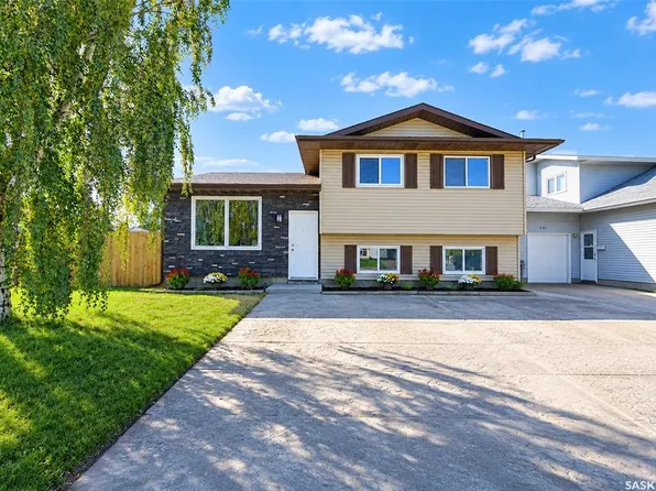 734 Sherry WAY, Saskatoon, SK S7M 5R7