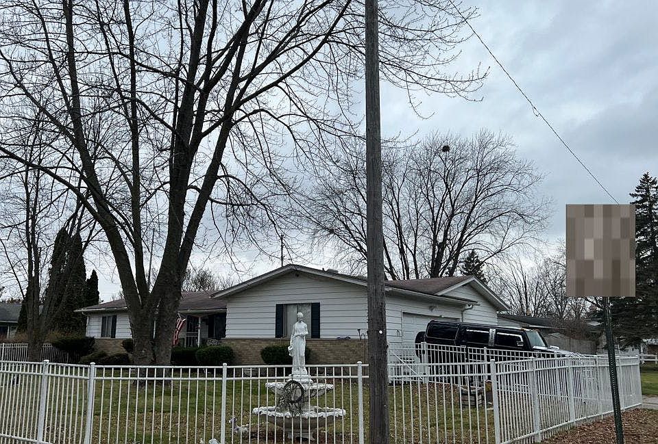 2nd image of 1452 Foxboro Ln