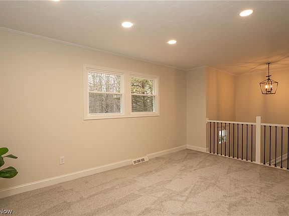 5th image of 23095 Foster Rd