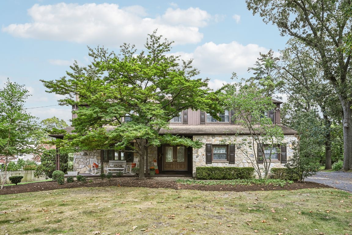 Cherry Ln-S2309-001.jpg