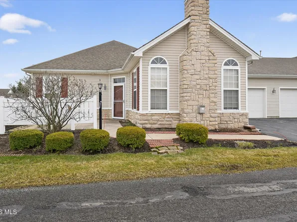 8329 Ledgestone Ave, Sylvania, OH 43560