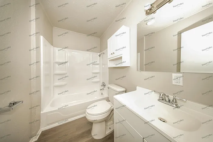 2401 Piccadilly Cir — Photo 10