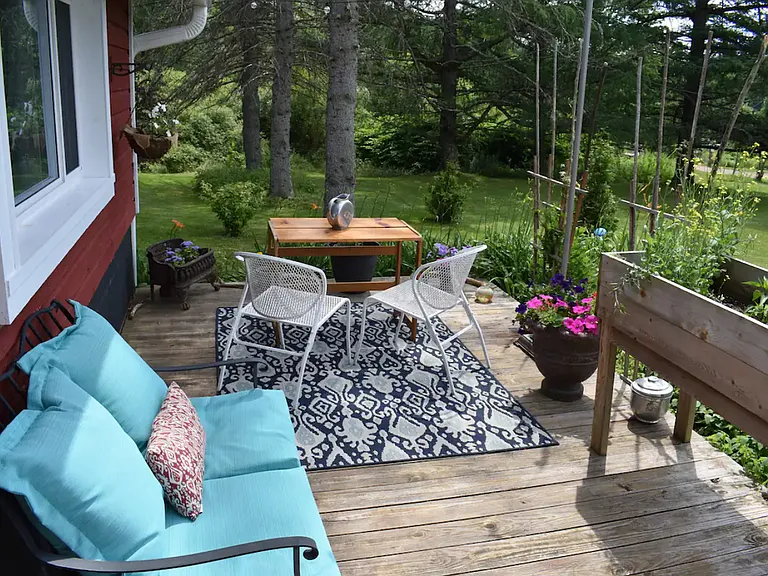 front porch - for renter use only