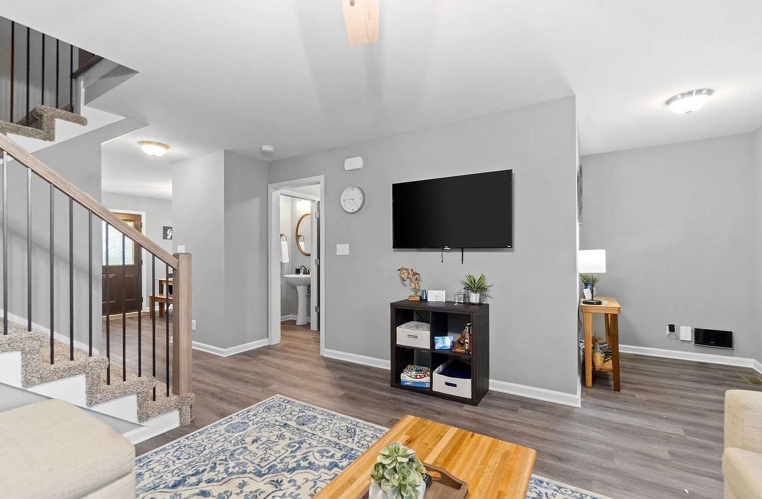 3 bed, 2.0 bath, 1377 sqft, $2,166 — Photo 2