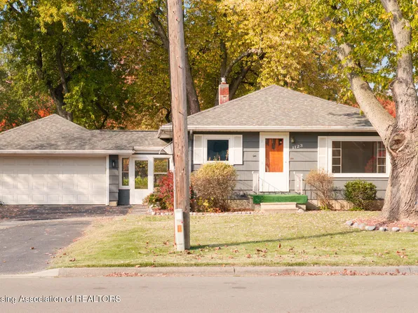 1123 Robins Rd, Lansing, MI 48917