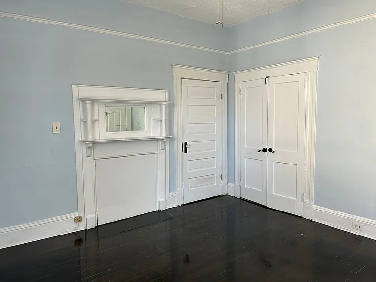 823 Parkwood Ave — Photo 9