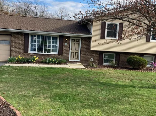 606 Lavina Dr, Mechanicsburg, PA 17055