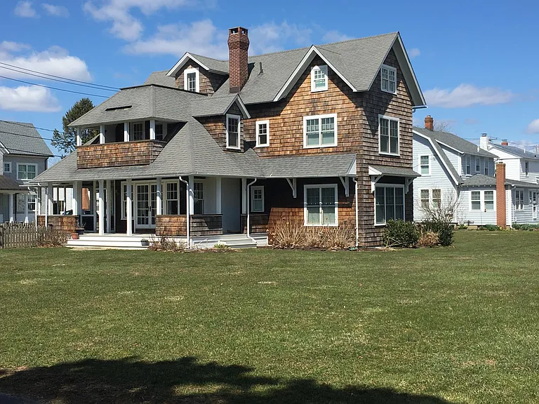 33 Ridgewood Ave — Photo 2
