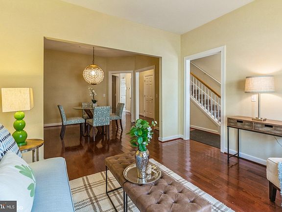 4th image of 28478 Pinehurst Cir