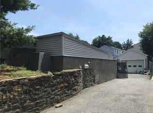 10 Fox Island Rd, Pt Chester, NY 10573