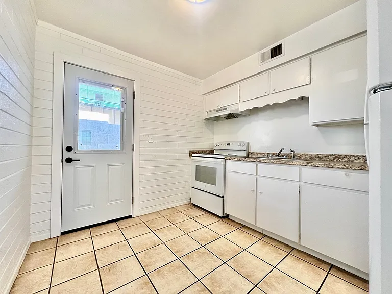 Villas on Holly — Photo 8