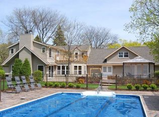 11301 N Rosewood Dr, Mequon, WI 53092