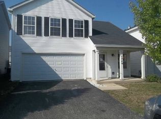 1740 Hazelnut Ln, Aurora, IL 60504