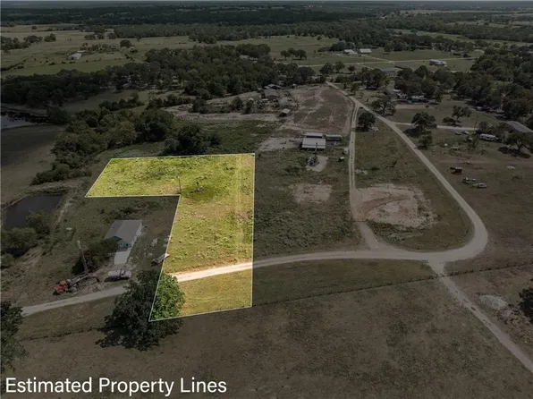 13678 Garrett Ln, Bryan, TX 77808