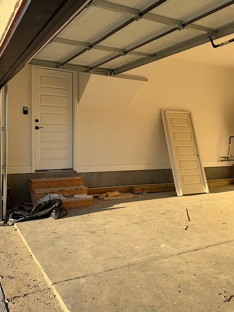 4 bed, 2650 sqft, $2,600 — Photo 2