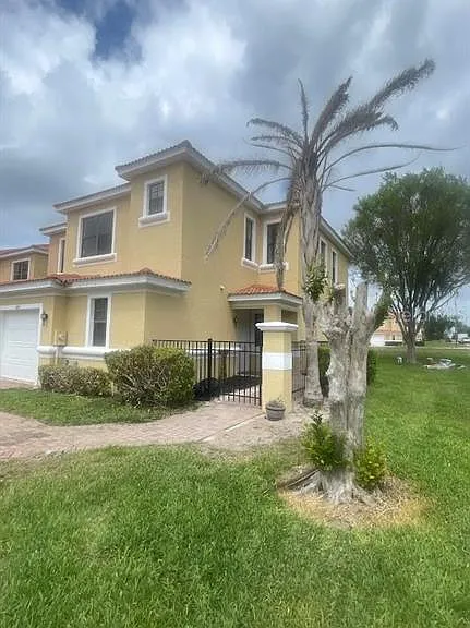 1110 Chervil Dr — Photo 2