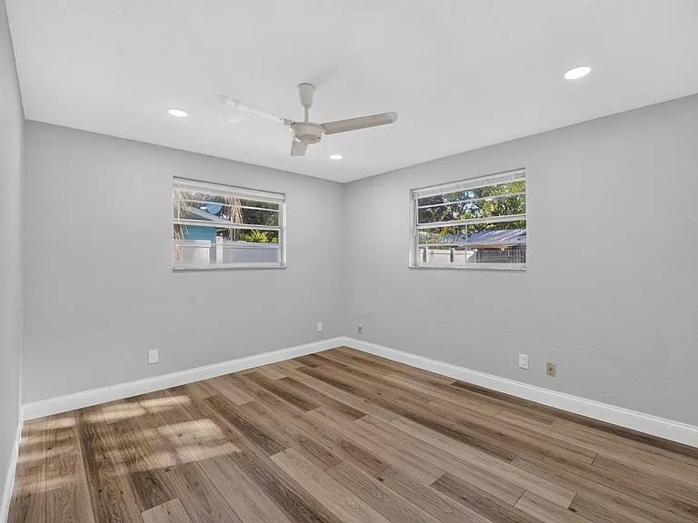 791 Lindenwood Cir E — Photo 23