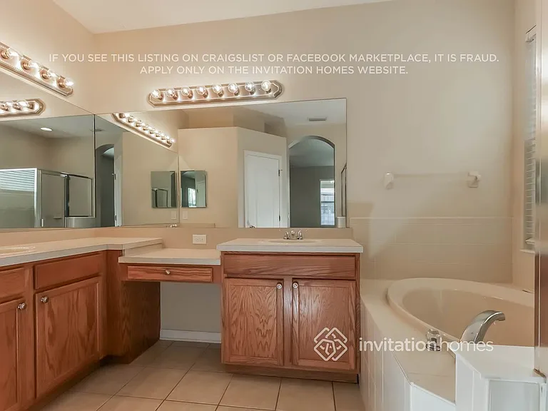 8716 Sandy Plains Dr — Photo 13