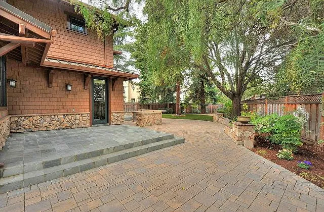 370 Duluth Cir — Photo 25