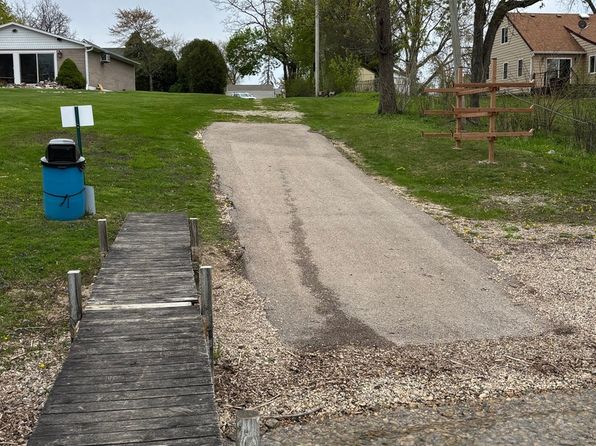22564 W Arcade Dr N, Lake Villa, IL 60046