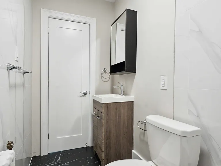 325 Cooper St — Photo 13