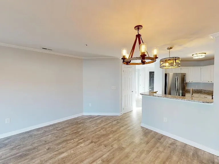 1105 Torrence Cir — Photo 27