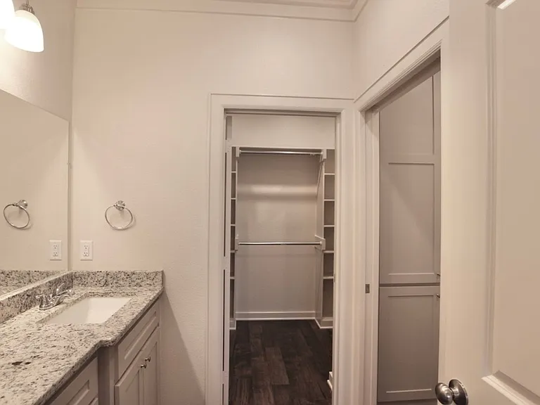 703 Freedom Way — Photo 20