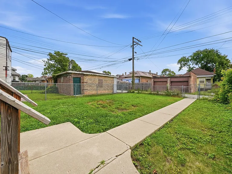 8041 S Laflin St #2 — Photo 23