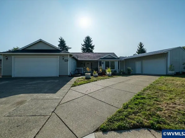 1049 29th Ave, Sweet Home, OR 97386