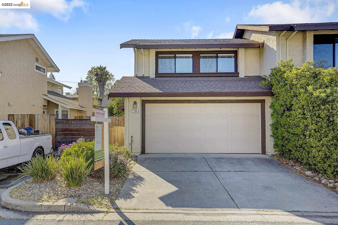 3 bed, 2.5 bath, 1422 sqft, $3,800 — Photo 1