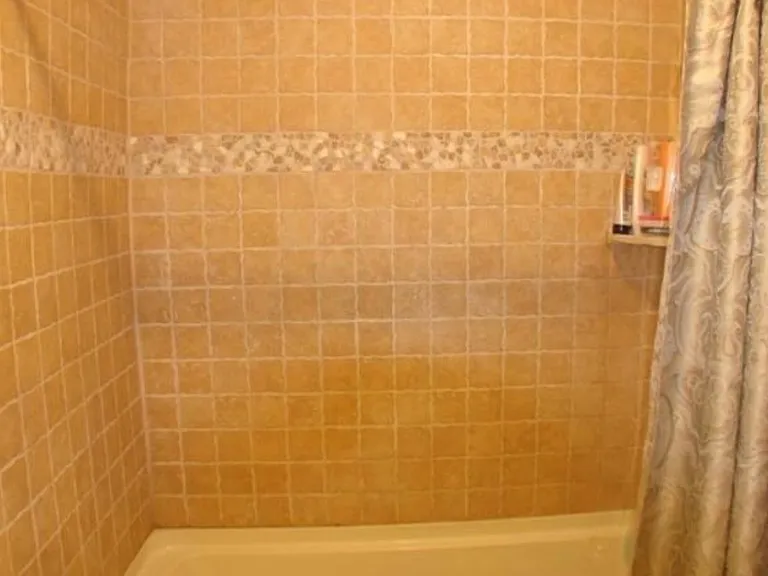 1118 W Blaine St #101 — Photo 7
