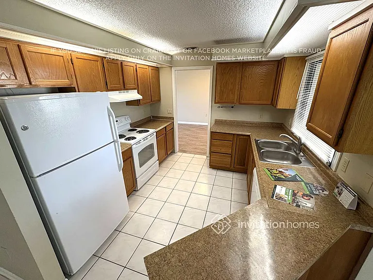 26097 Dolman Ct — Photo 3