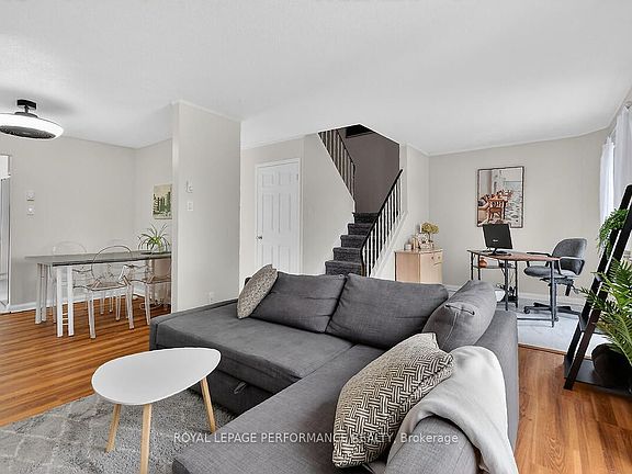 5th image of 42 Compata Way