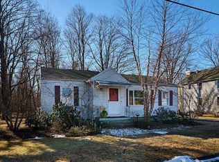70 Fern St, Northampton, MA 01062